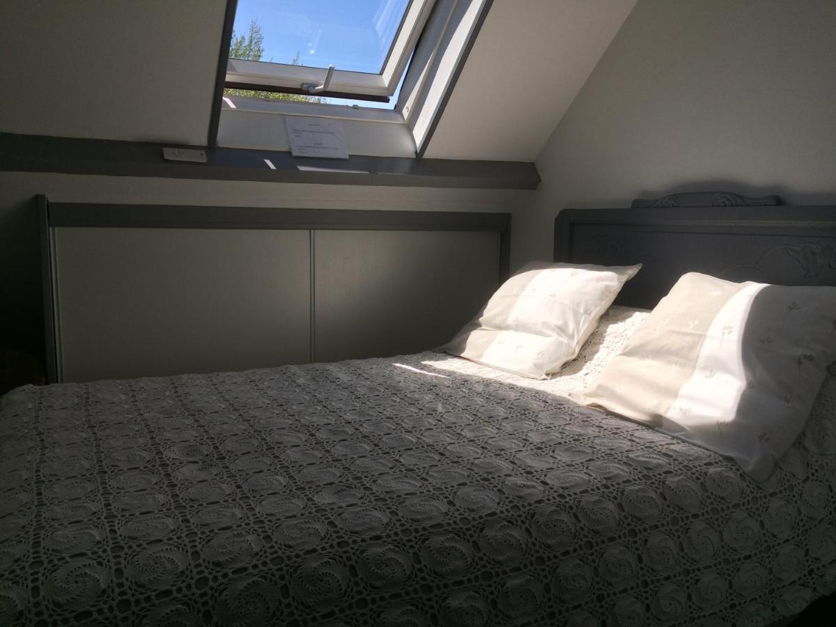 ヌーヴィル＝ス＝モントルイユ La Mansarde Bed & Breakfast エクステリア 写真