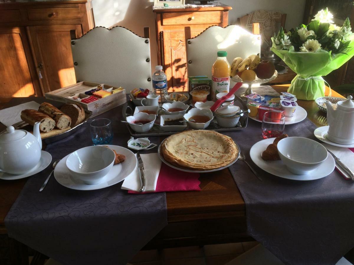 ヌーヴィル＝ス＝モントルイユ La Mansarde Bed & Breakfast エクステリア 写真