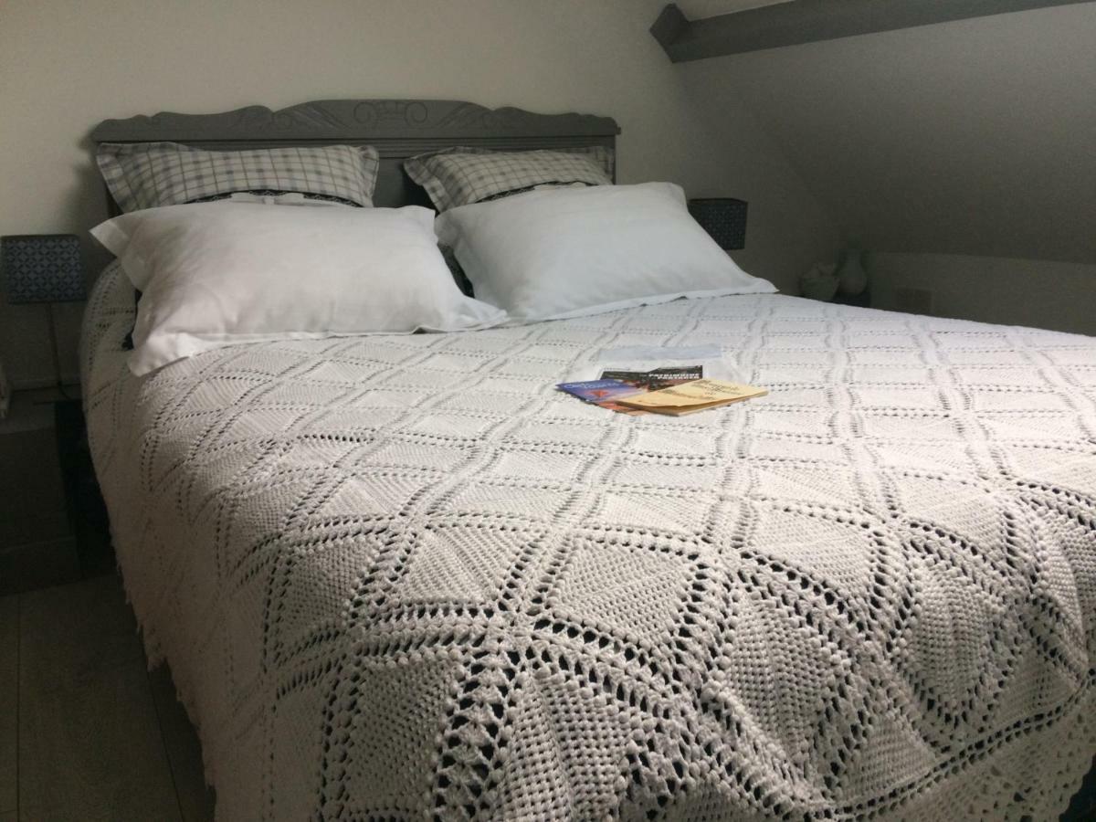 ヌーヴィル＝ス＝モントルイユ La Mansarde Bed & Breakfast エクステリア 写真