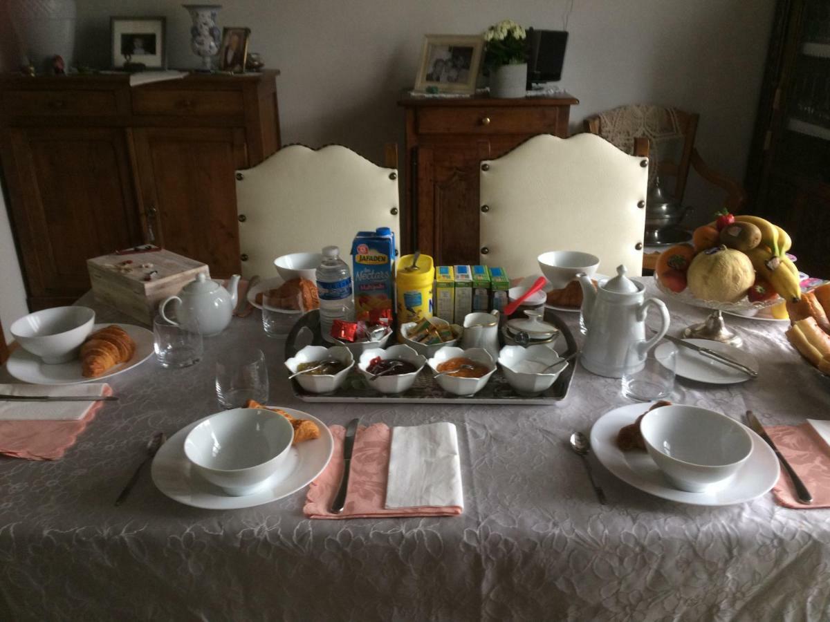 ヌーヴィル＝ス＝モントルイユ La Mansarde Bed & Breakfast エクステリア 写真