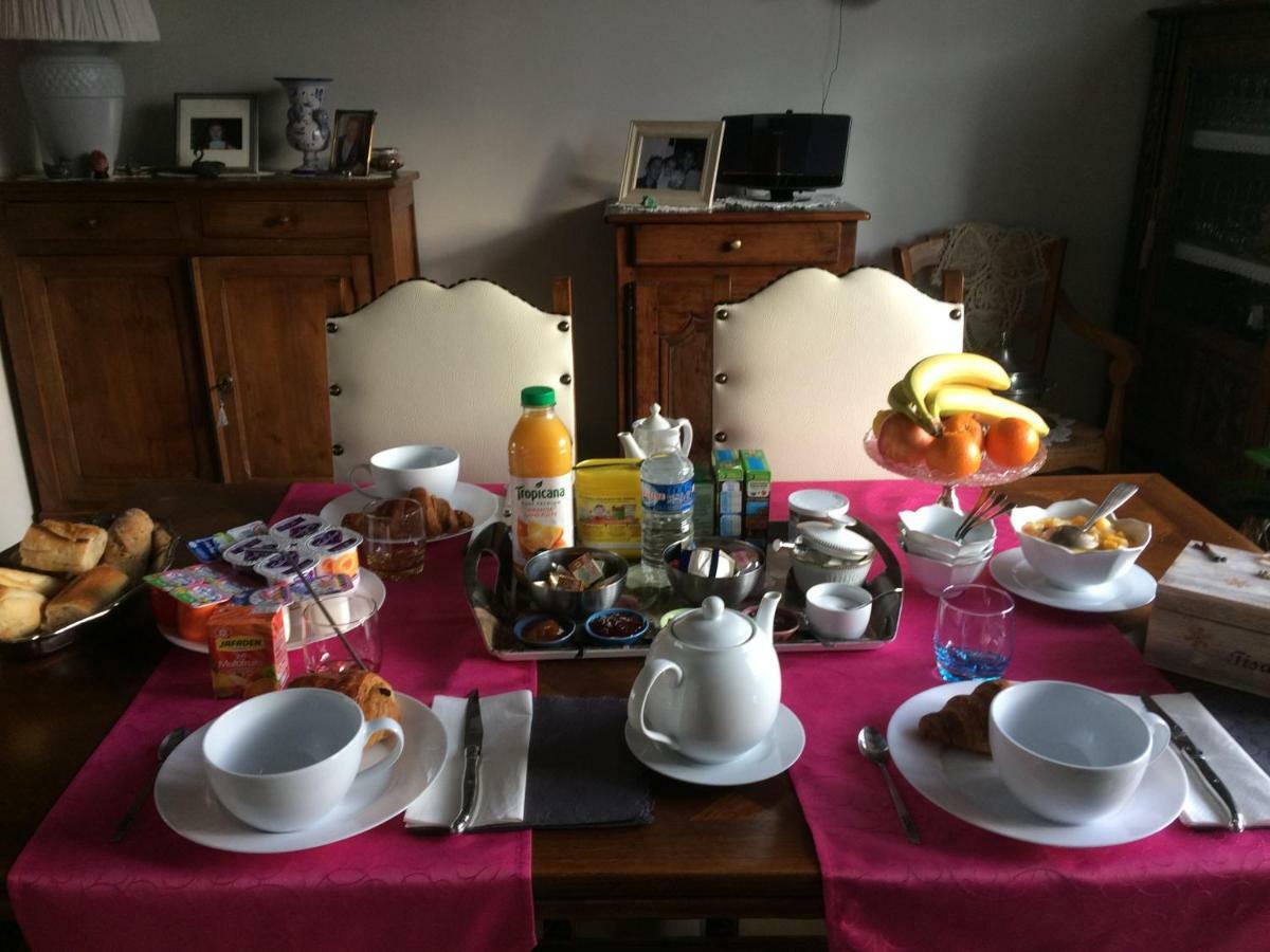 ヌーヴィル＝ス＝モントルイユ La Mansarde Bed & Breakfast エクステリア 写真